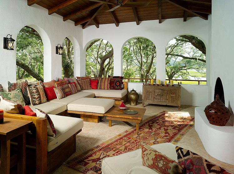 Arched windows drive home the Moroccan style with a Middle eastern touch